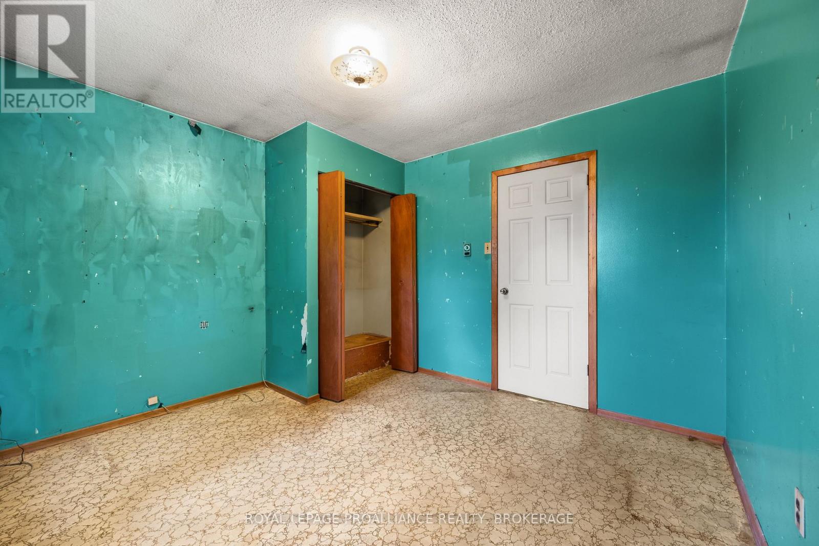 3298 PERTH ROAD - Image 22