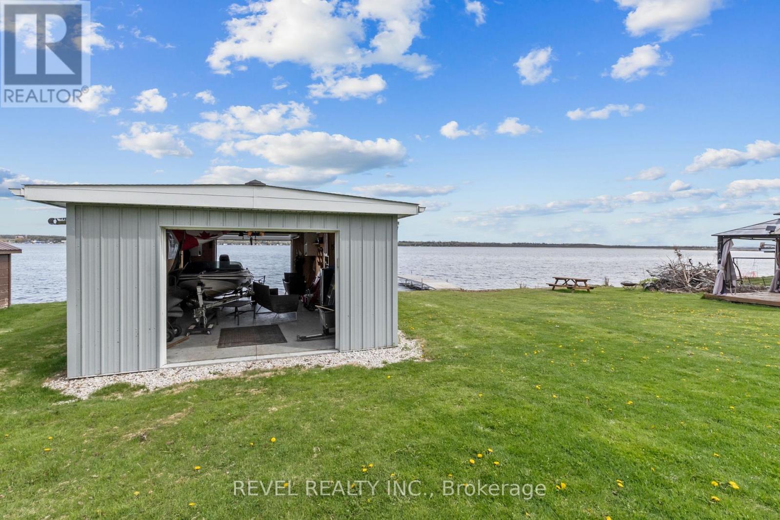 151 BEEHIVE DRIVE - Image 16
