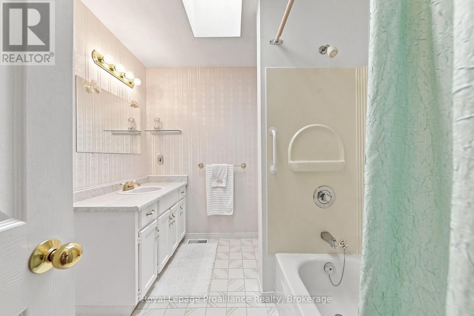 5 WENDY'S LANE - Image 25