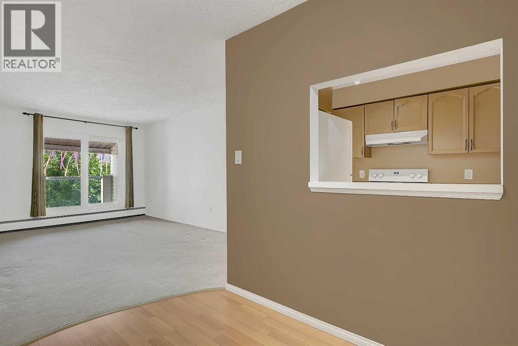 #35 9640 92 Avenue - 4