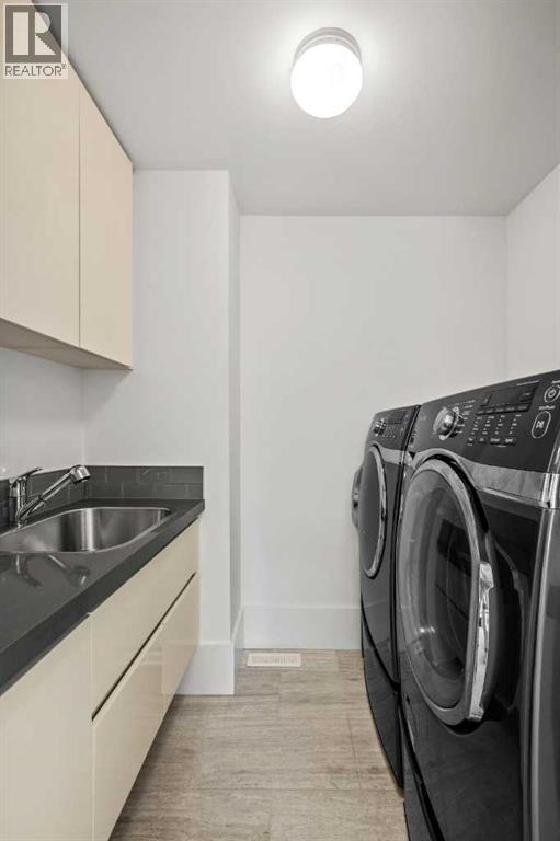 2412 28 Avenue SW - 36