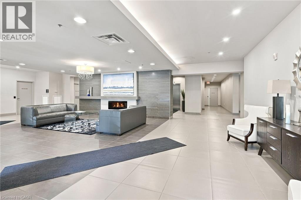 #201 90 CHARLTON Avenue W - 3
