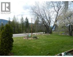 384 6 Highway S, Nakusp, BC V0G1R1 Photo 20