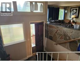 384 6 Highway S, Nakusp, BC V0G1R1 Photo 8
