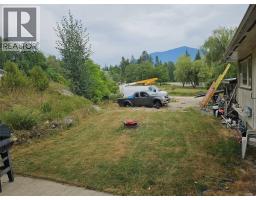 384 6 Highway S, Nakusp, BC V0G1R1 Photo 14