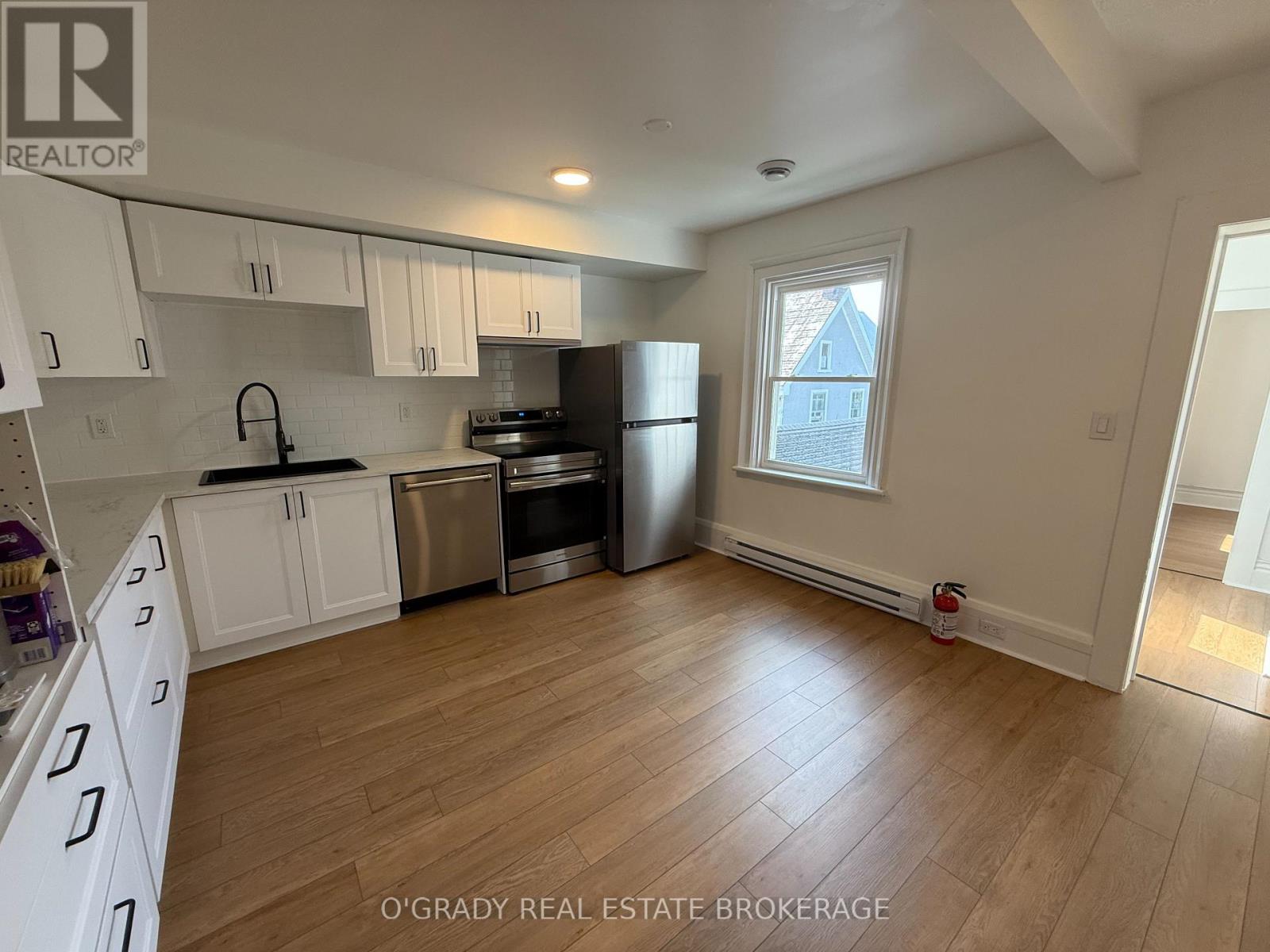 28 JAMES STREET E - 24