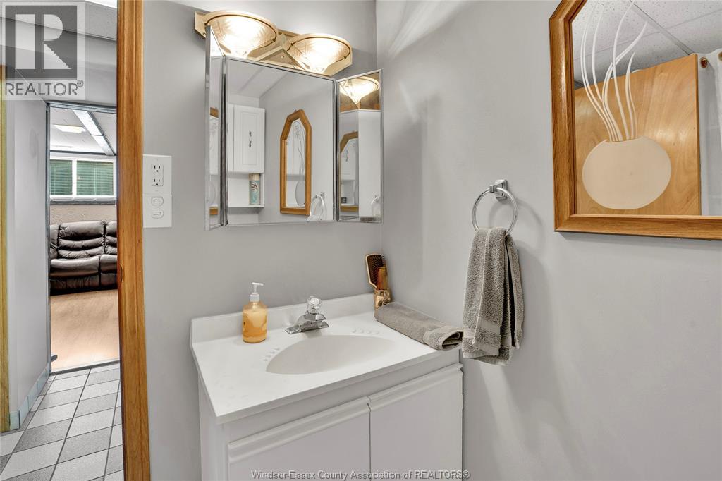 2664 RIVARD AVENUE - 25