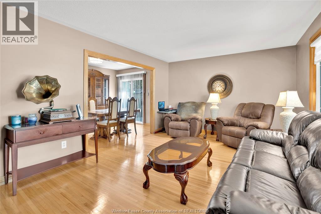 2664 RIVARD AVENUE - 4