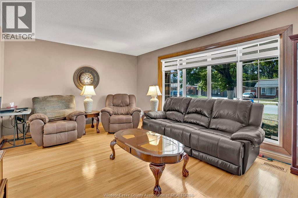 2664 RIVARD AVENUE - 5