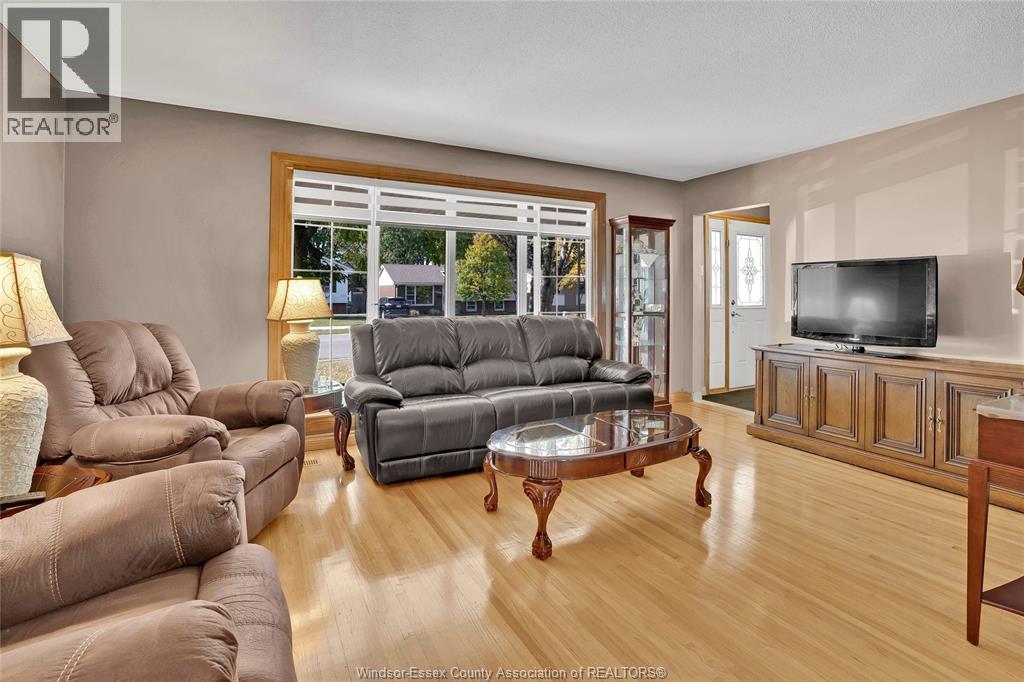 2664 RIVARD AVENUE - 8