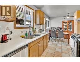 Kitchen - 2664 Rivard Avenue, Windsor, ON N8T2H5 Photo 10