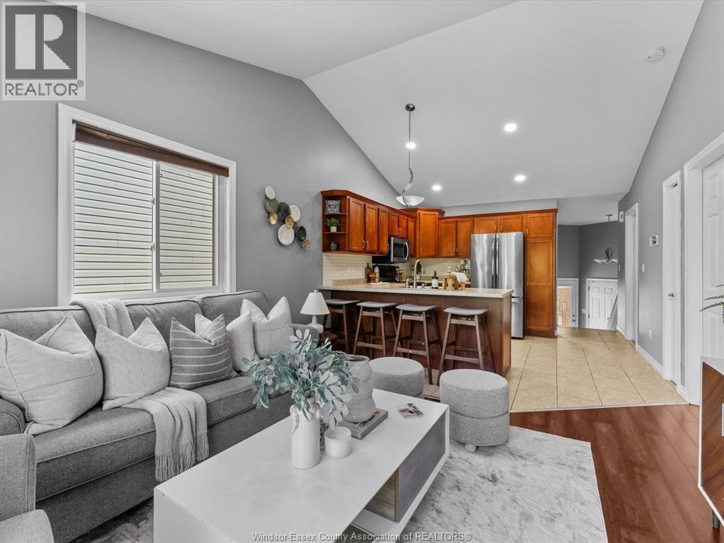 11824 BOULDER CRESCENT - 12