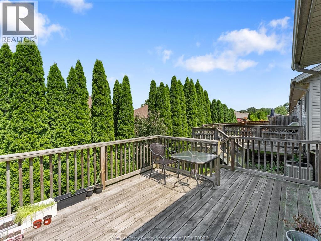 11824 BOULDER CRESCENT - 33