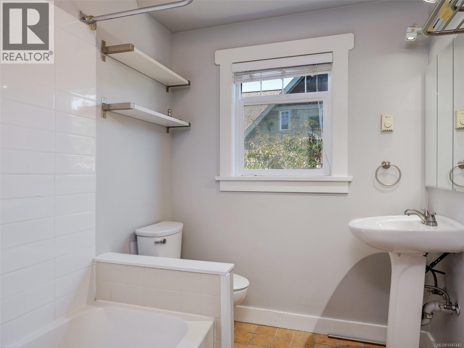 1323 Clover Ave - 10