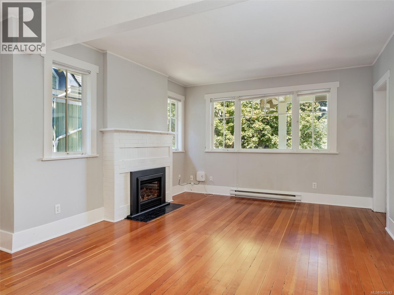 1323 Clover Ave - 2