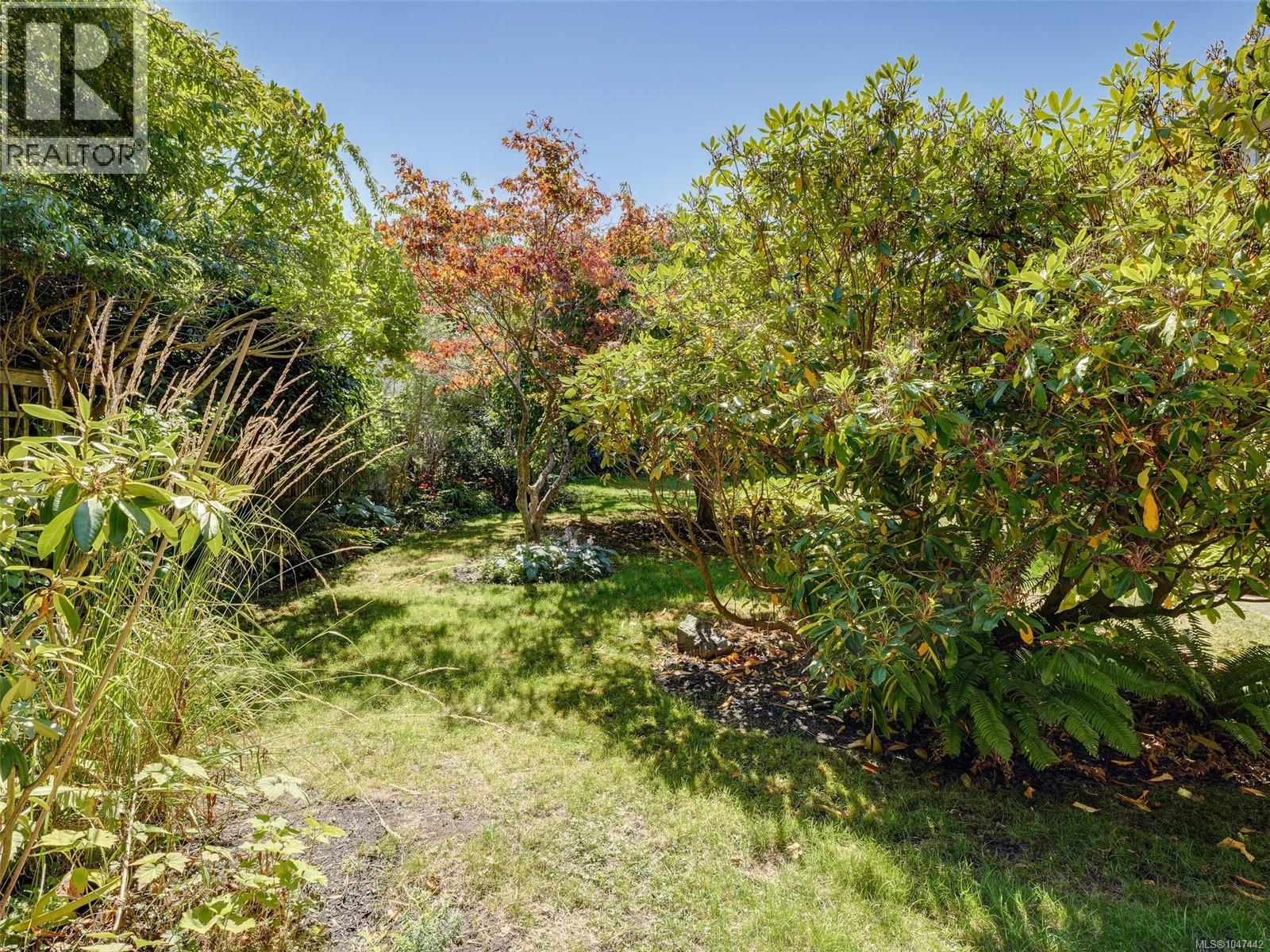 1323 Clover Ave - 23