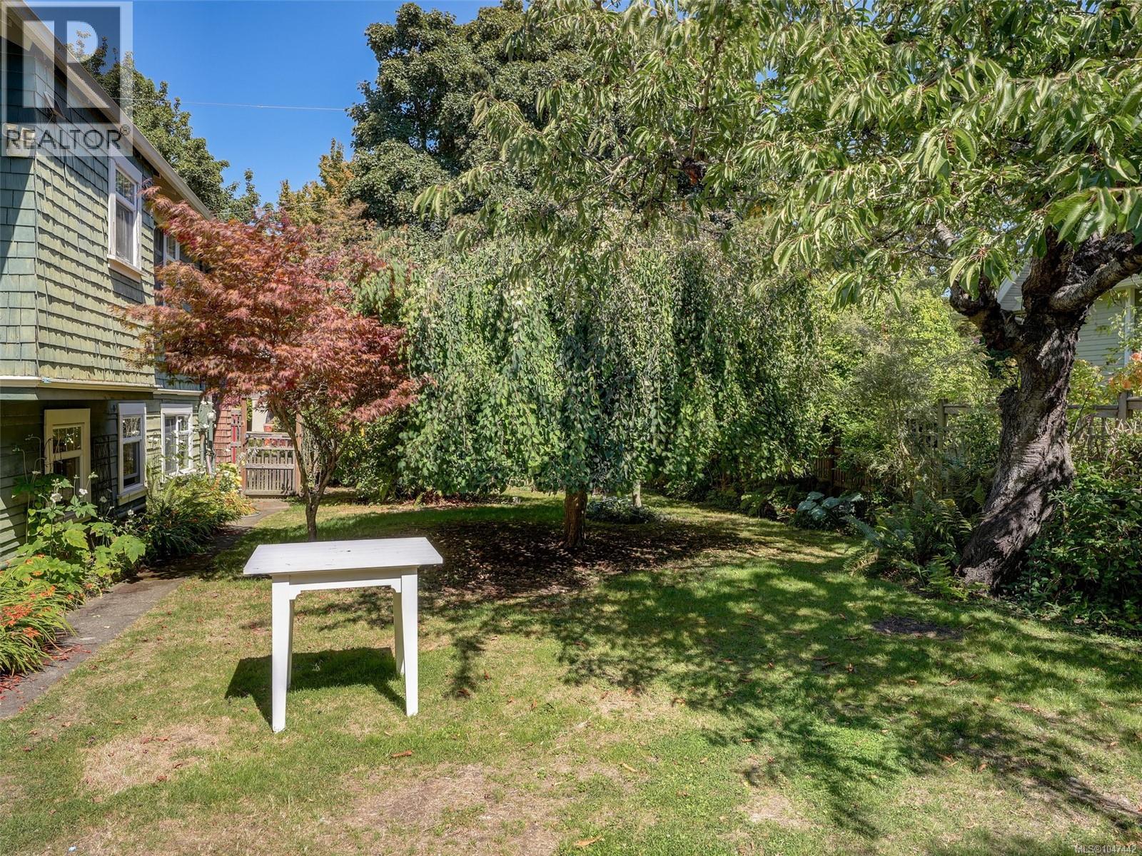 1323 Clover Ave - 26