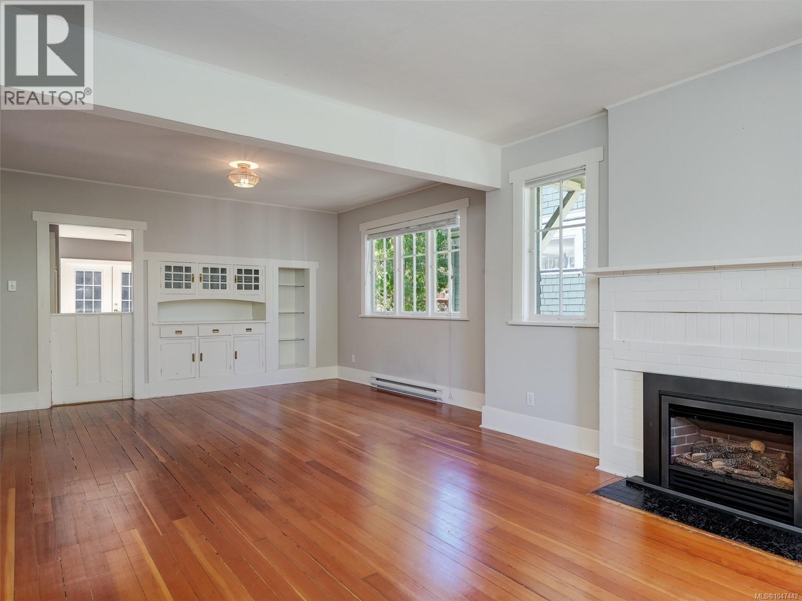 1323 Clover Ave - 3