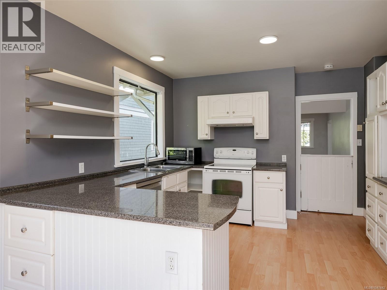 1323 Clover Ave - Image 5