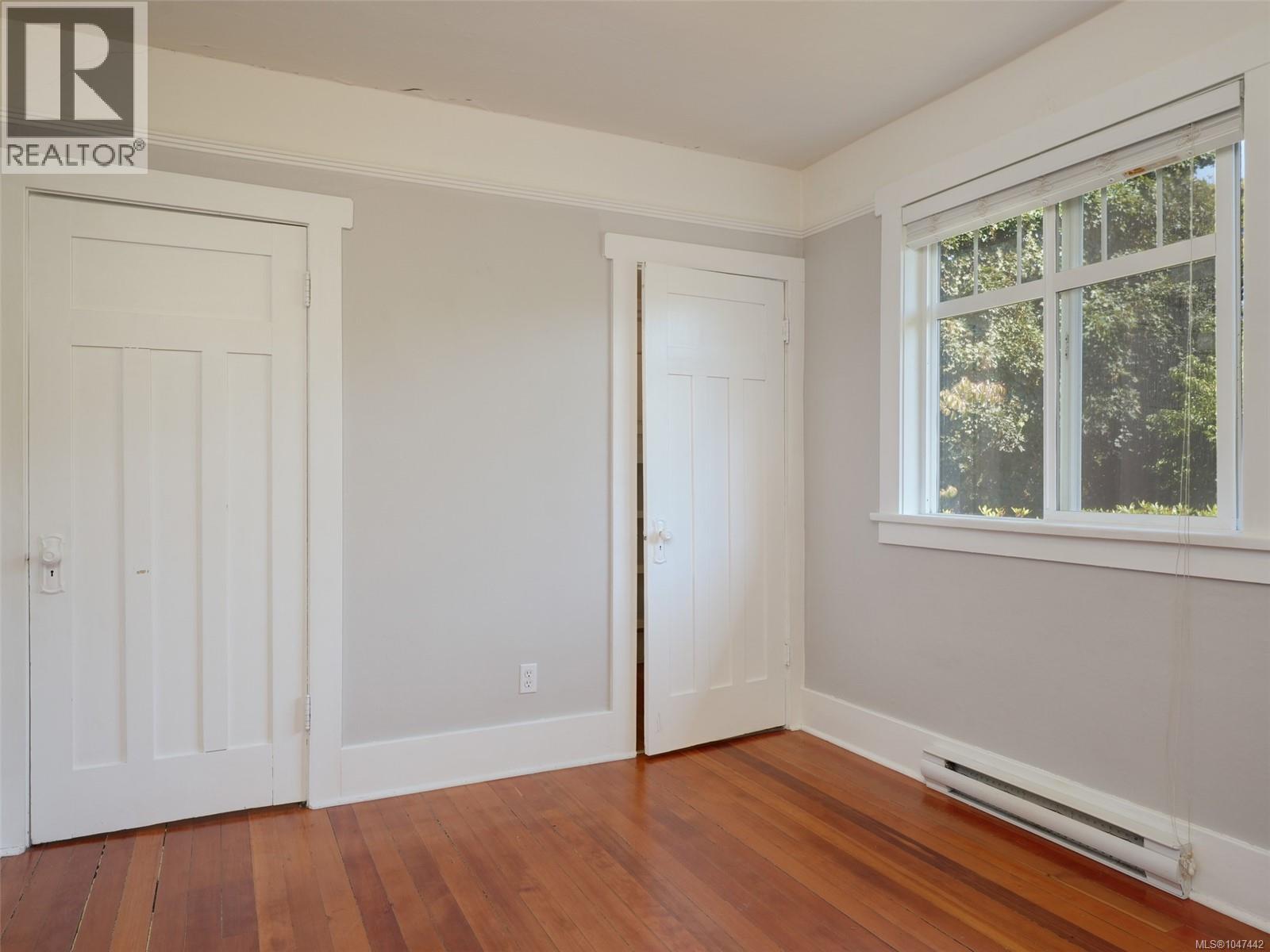 1323 Clover Ave - Image 8