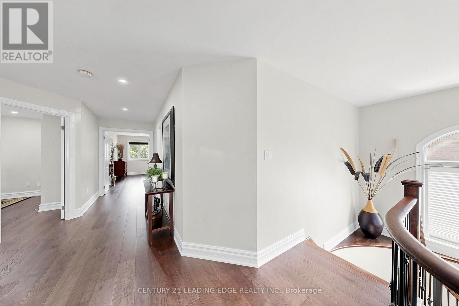 48 TANIS CRESCENT - 16