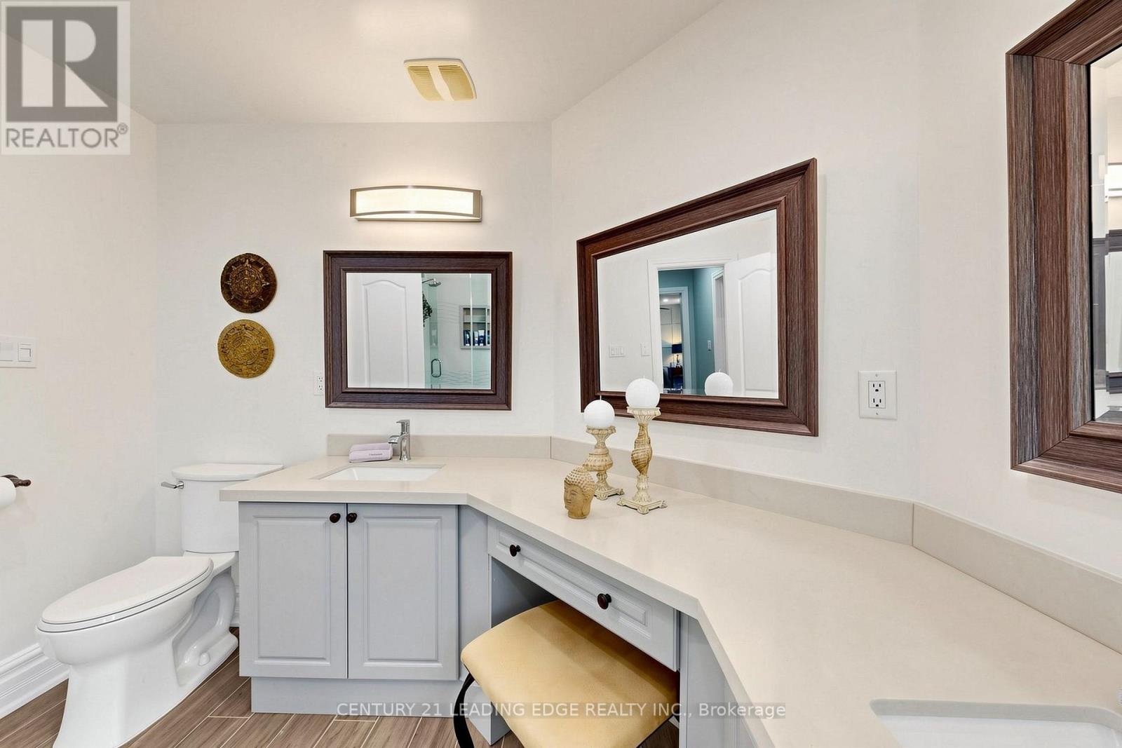 48 TANIS CRESCENT - 22