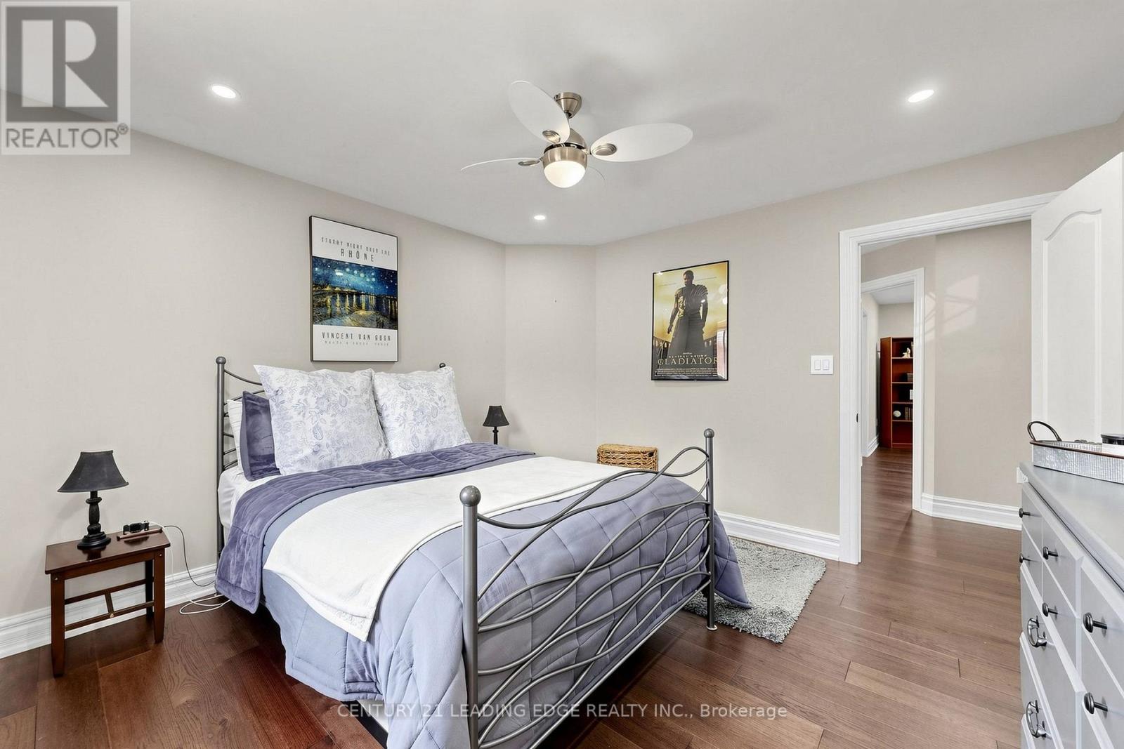 48 TANIS CRESCENT - 27