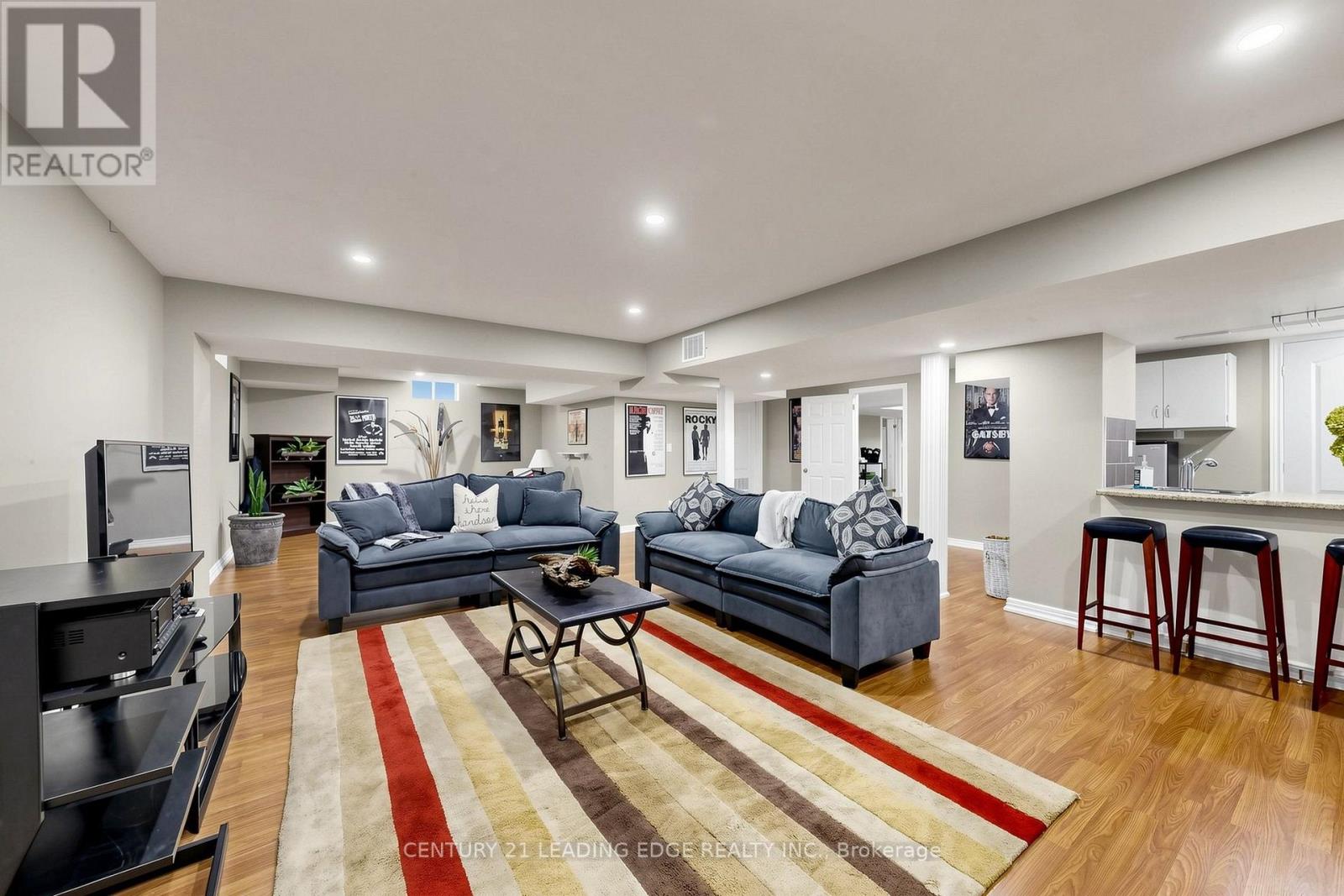 48 TANIS CRESCENT - 34