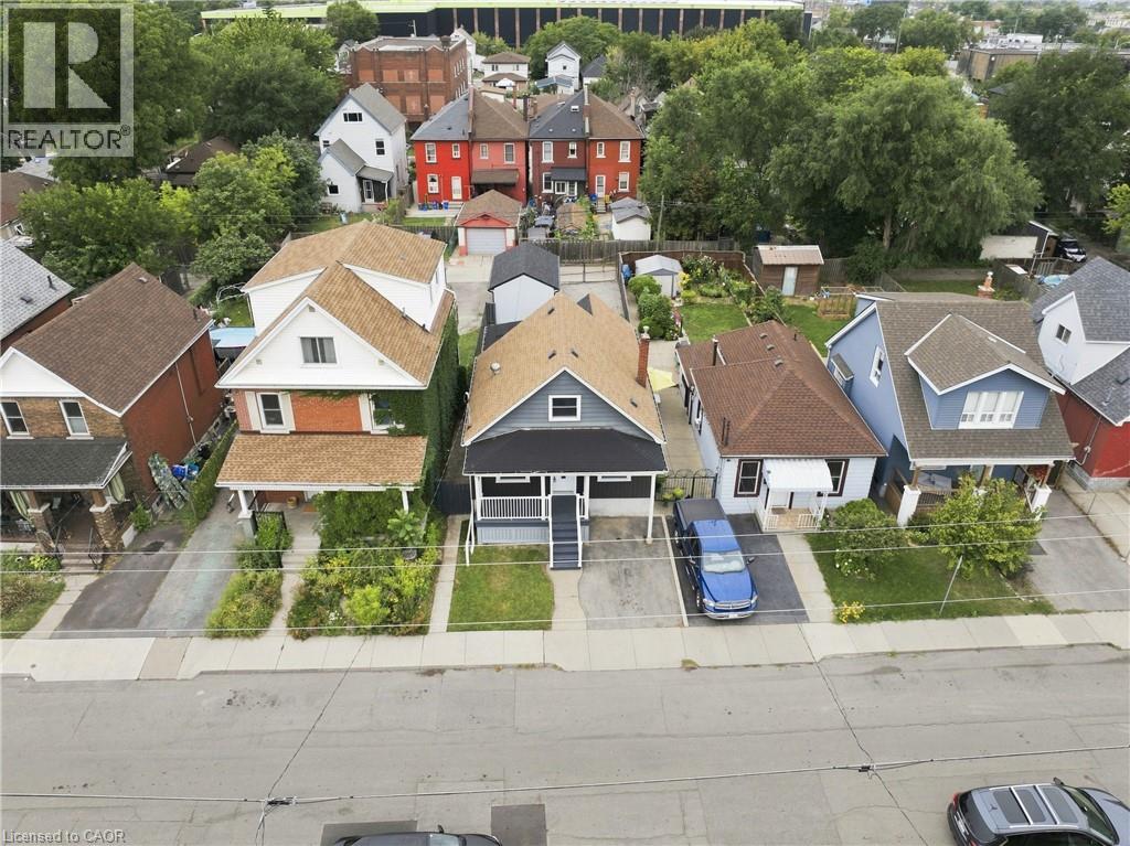 241 ROSSLYN Avenue N - 30