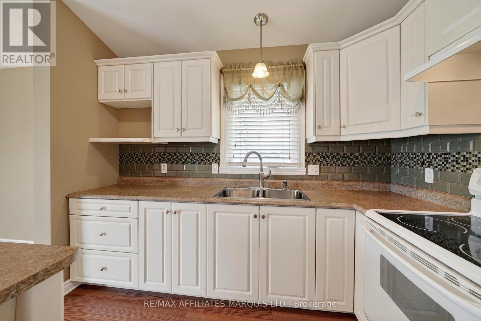 121 GAIL ELIZABETH COURT - 6