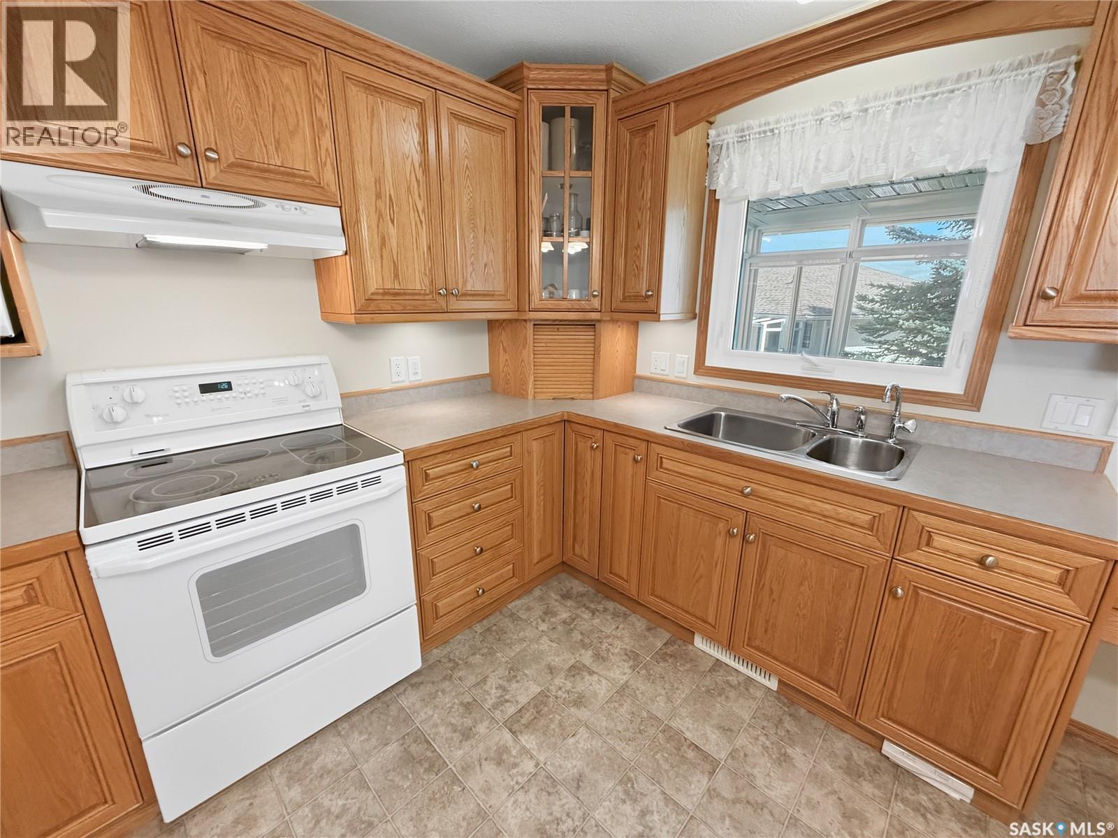 #243 165 Robert STREET W - Image 8