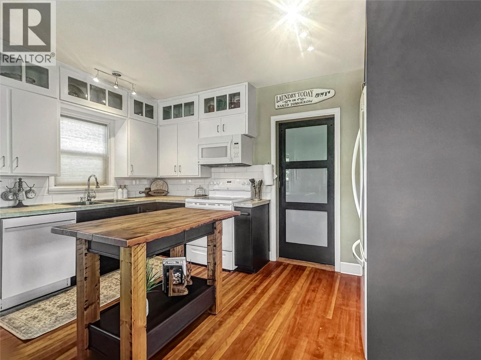 8704 72ND Avenue - 5