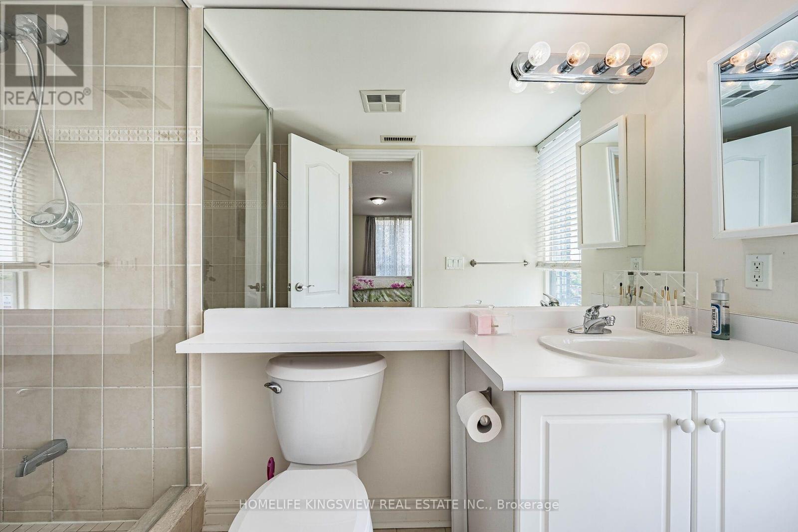 #807 60 DISERA DRIVE - Image 30