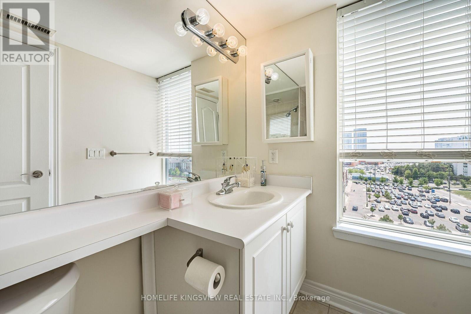 #807 60 DISERA DRIVE - Image 32