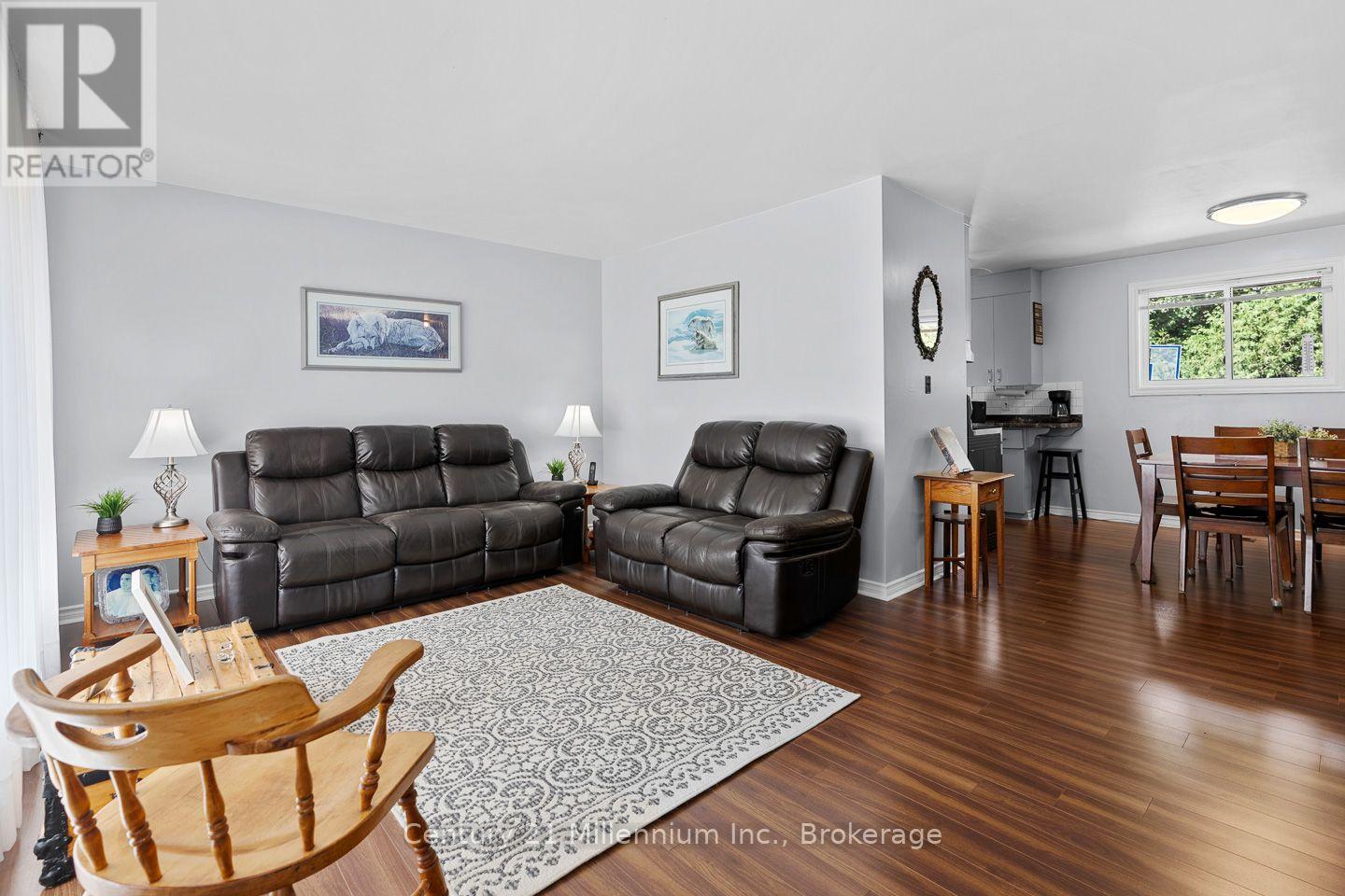 148 7TH AVENUE E - Image 11
