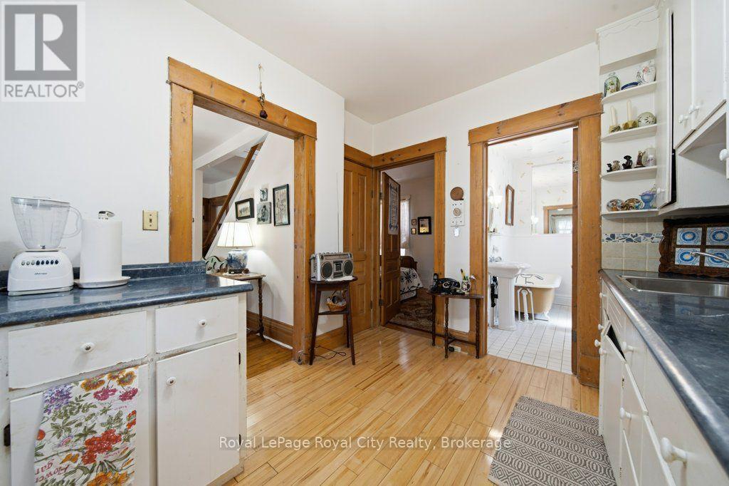 66 RAGLAN STREET - 17