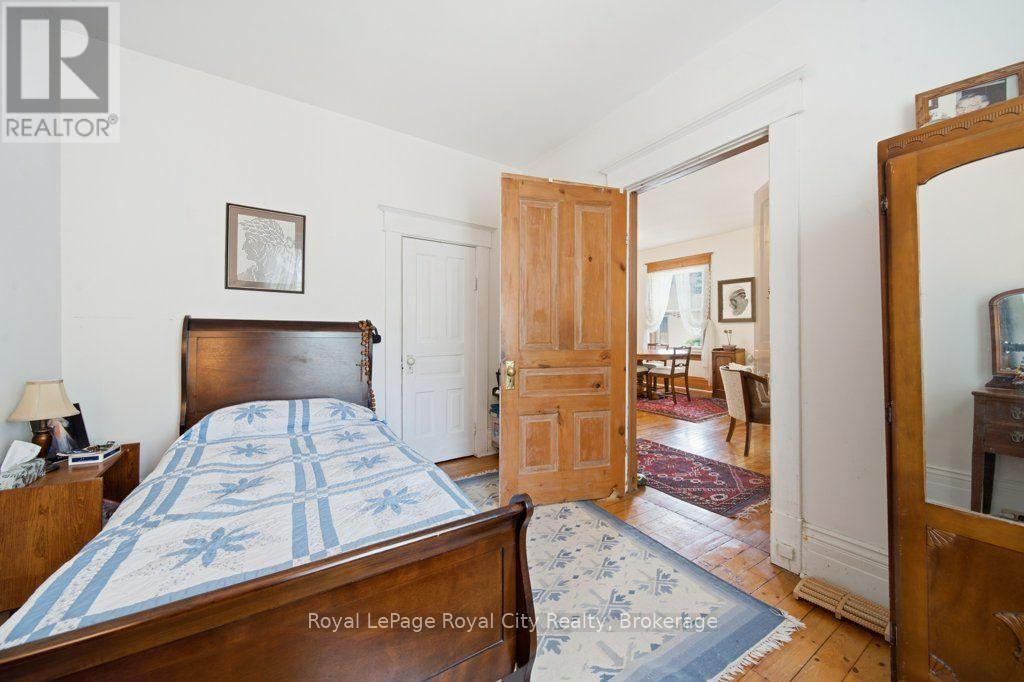 66 RAGLAN STREET - 23