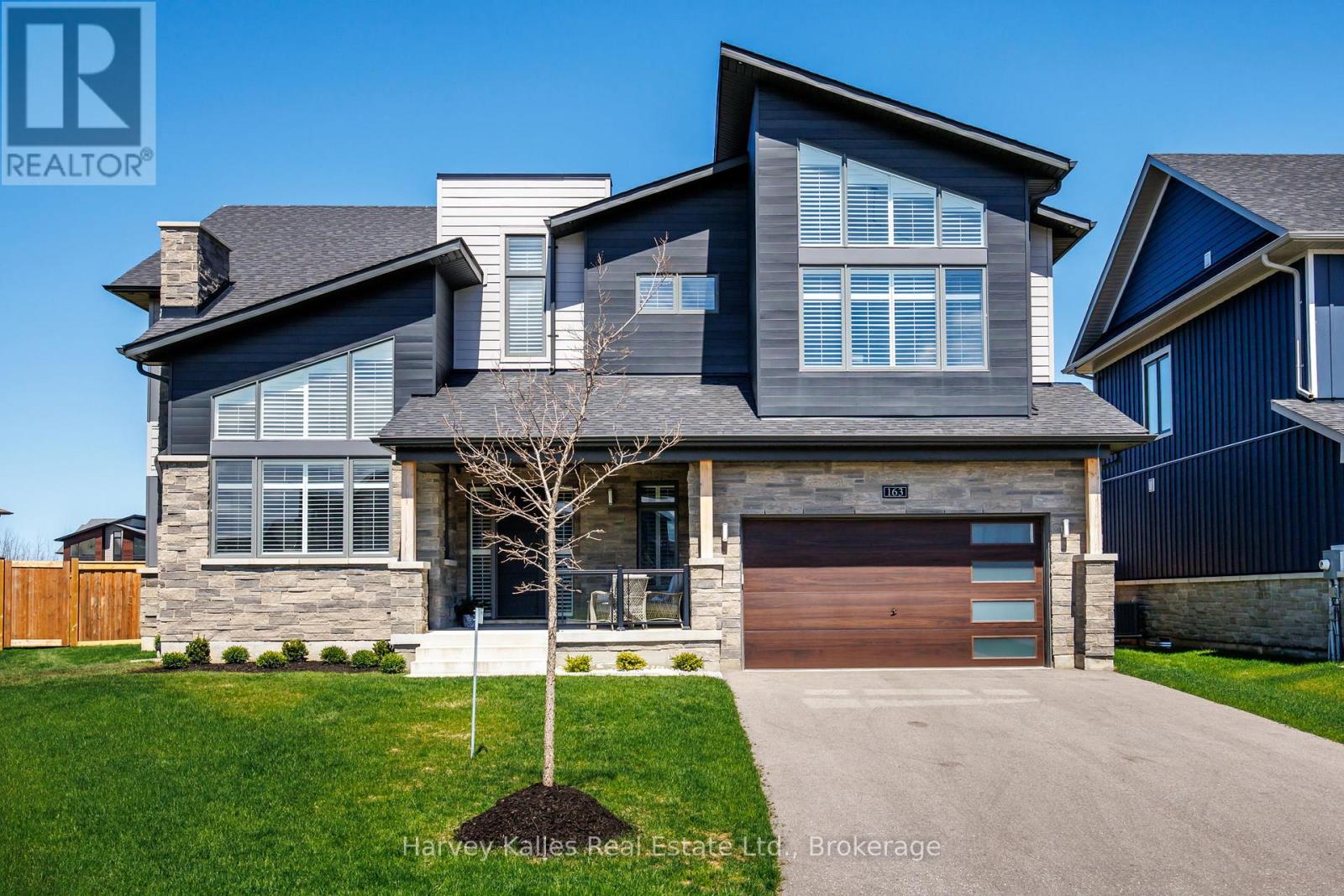 163 SPRINGSIDE CRESCENT - 2