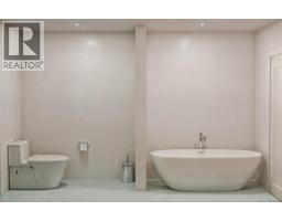 Kitchen - 602 7815 Wallace Dr, Central Saanich, BC V8M2B1 Photo 10