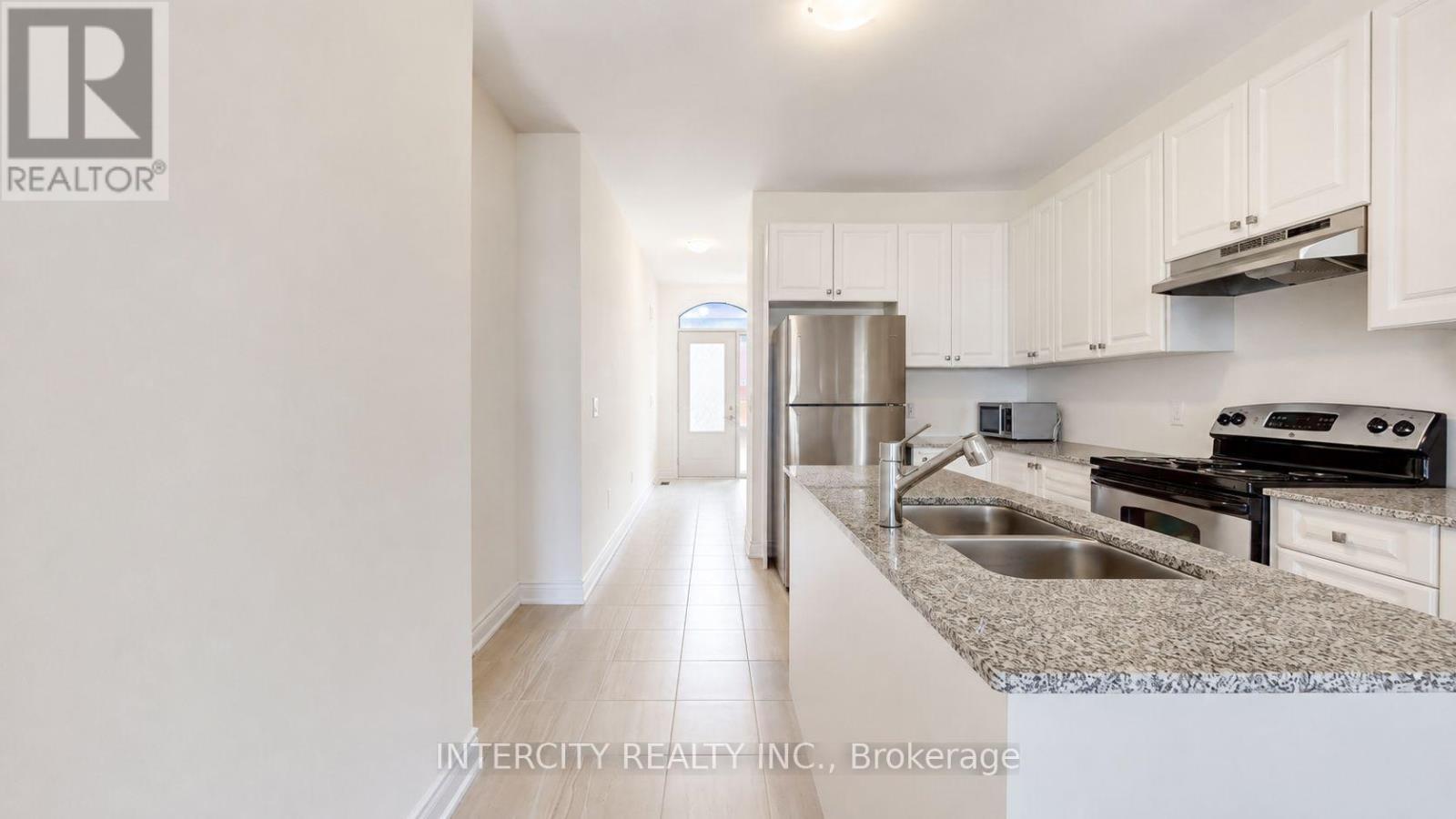17 UNION BOULEVARD - 10