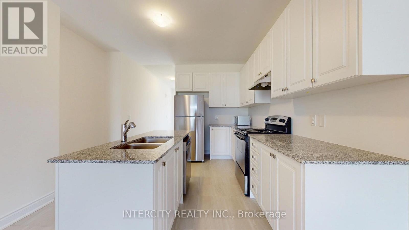 17 UNION BOULEVARD - 11