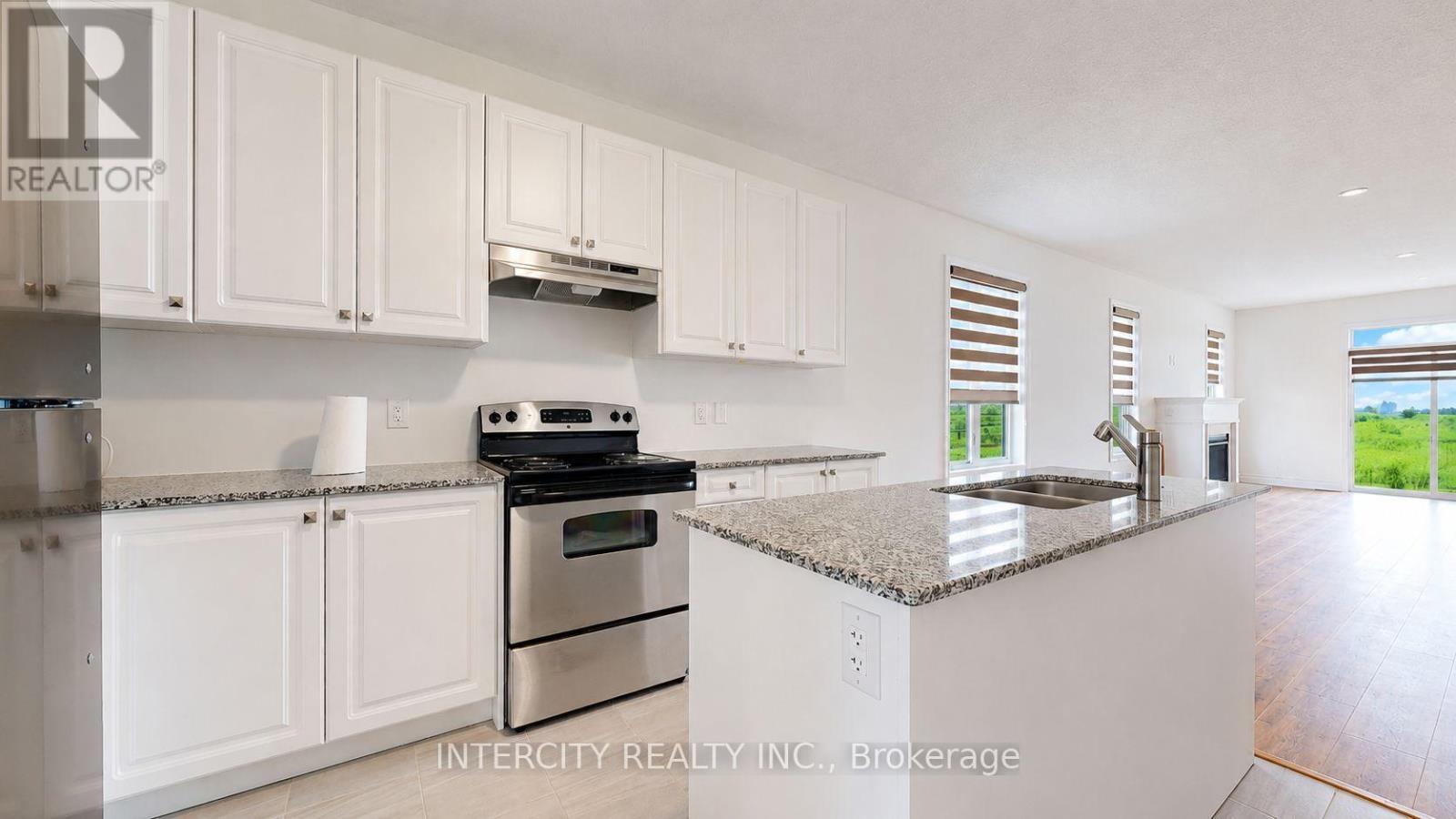 17 UNION BOULEVARD - 12
