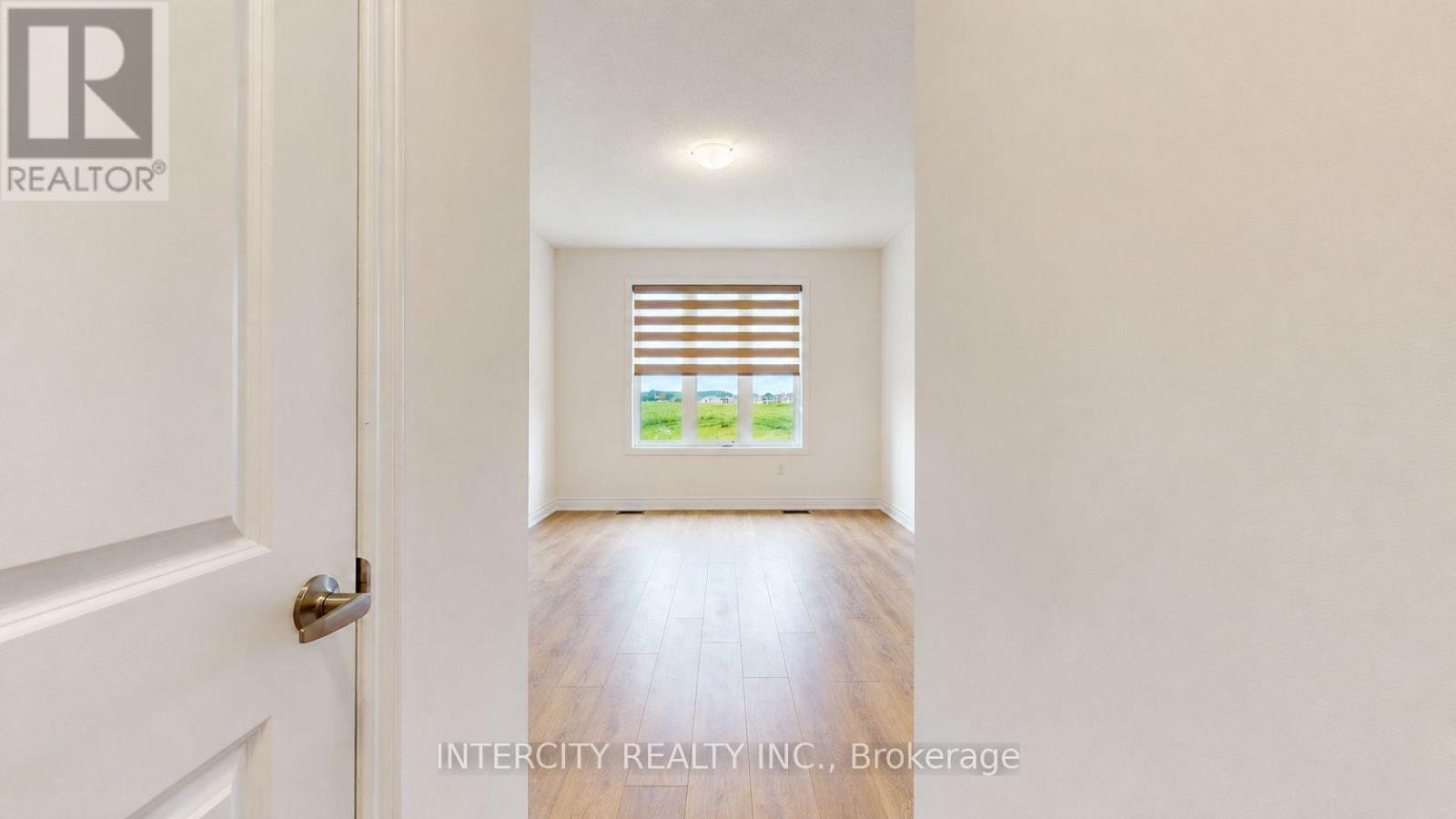 17 UNION BOULEVARD - Image 22