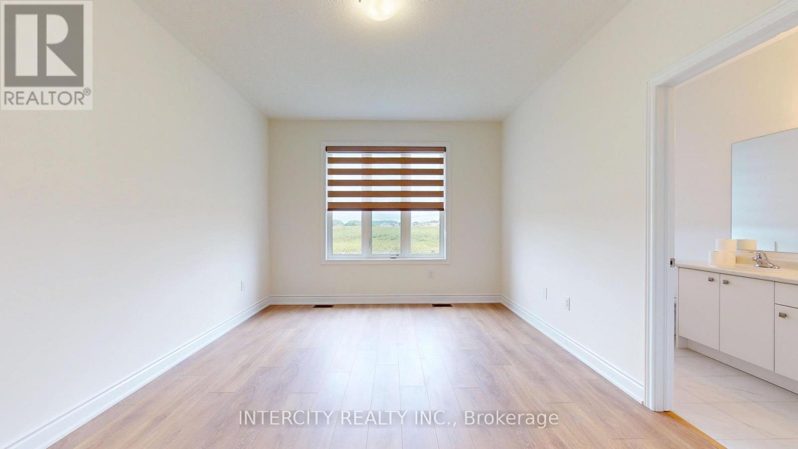 17 UNION BOULEVARD - Image 24