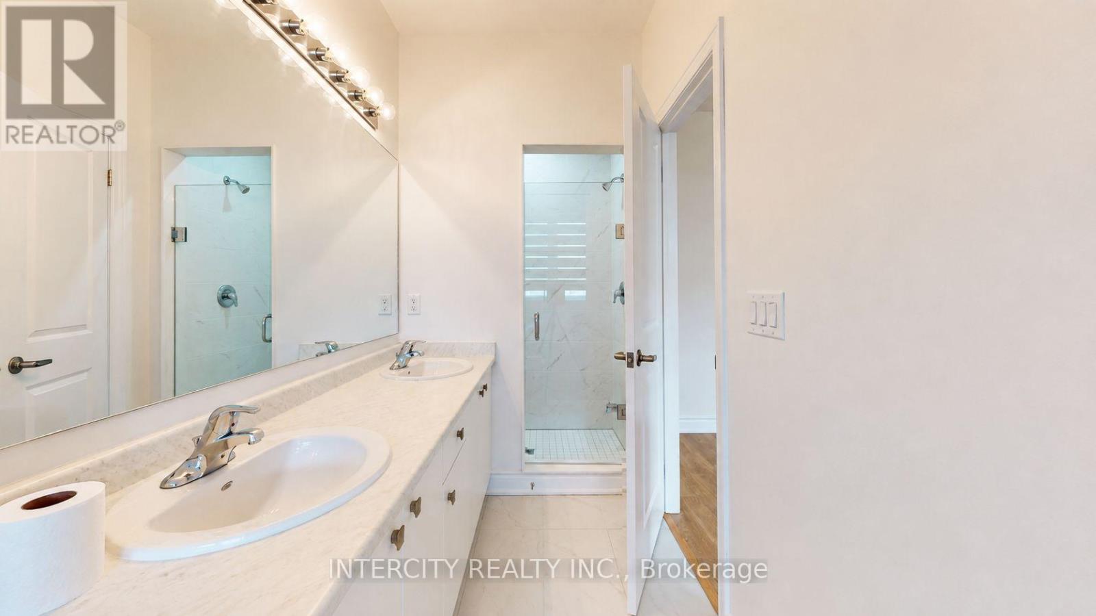 17 UNION BOULEVARD - Image 27