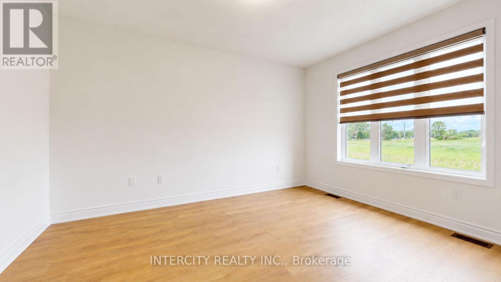 17 UNION BOULEVARD - 28