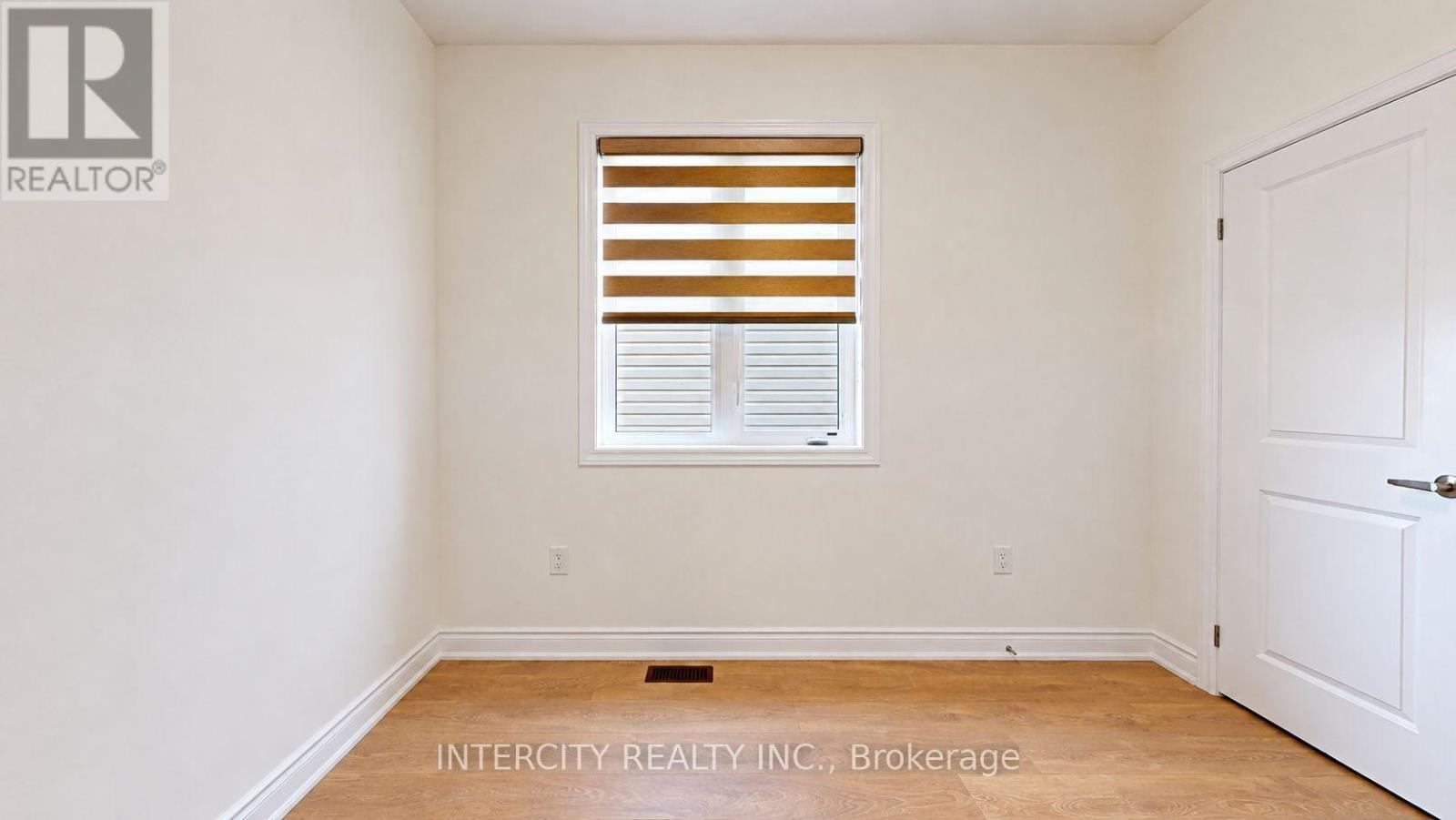17 UNION BOULEVARD - Image 30