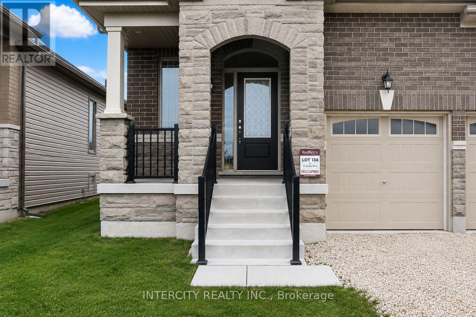 17 UNION BOULEVARD - 4