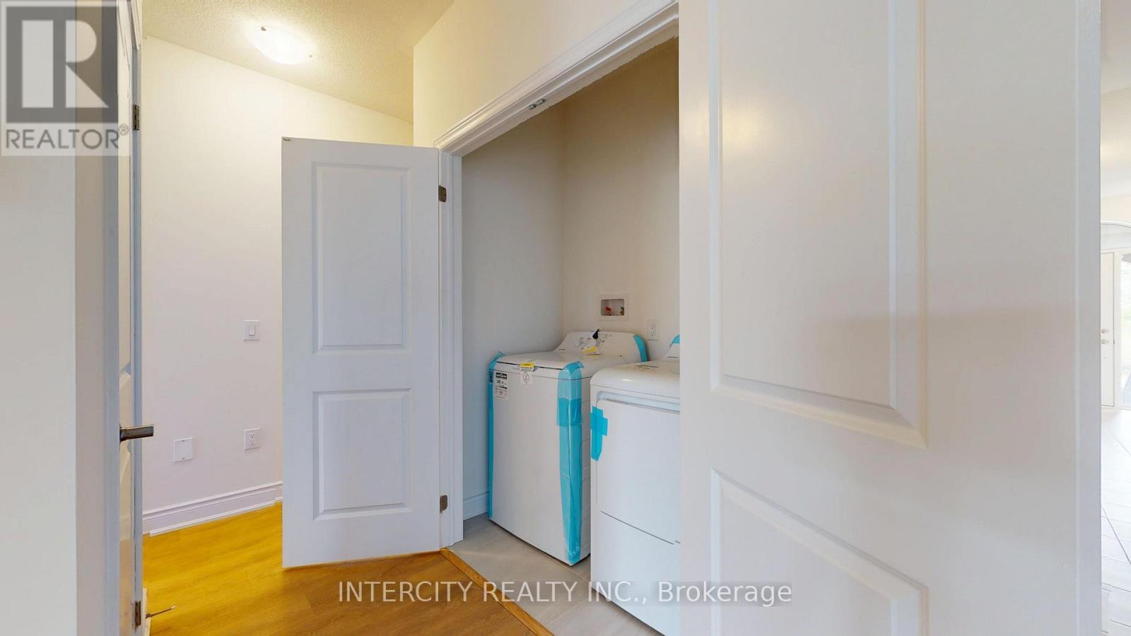 17 UNION BOULEVARD - 42