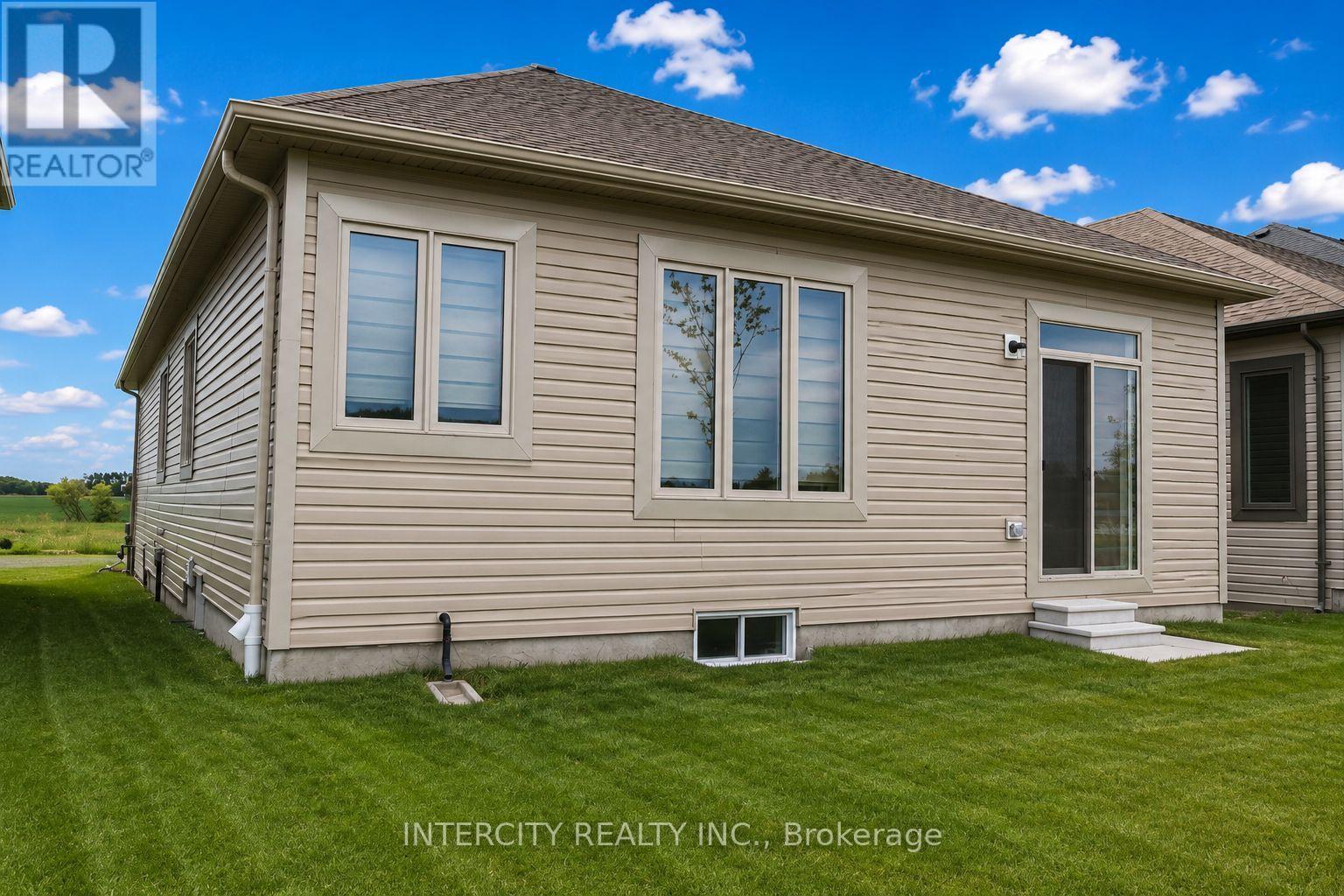 17 UNION BOULEVARD - 45